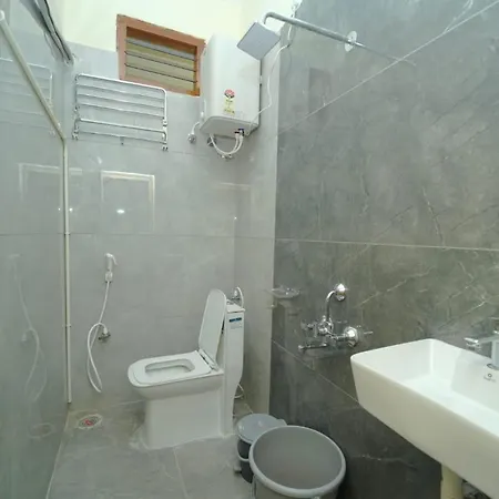 Pinaka Grand Home Stay Tirupati Exterior photo